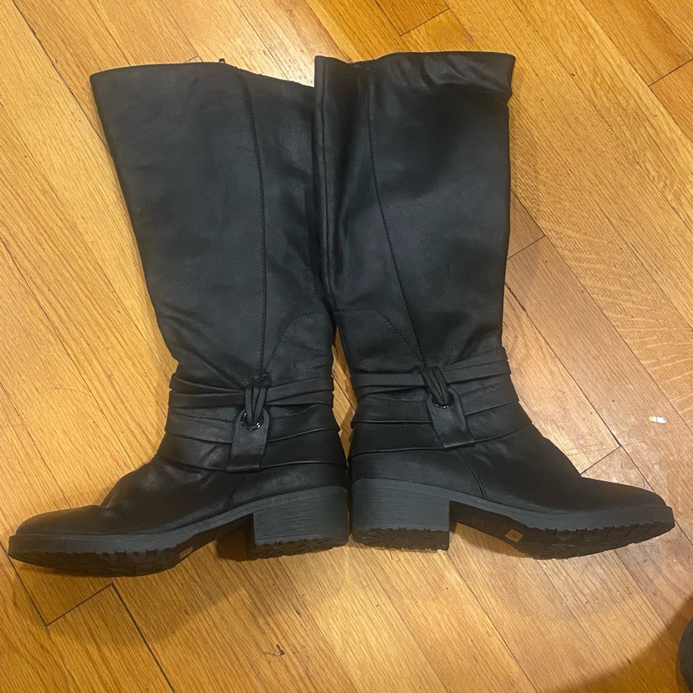 BareTraps Black Knee high Boots Sleek Design